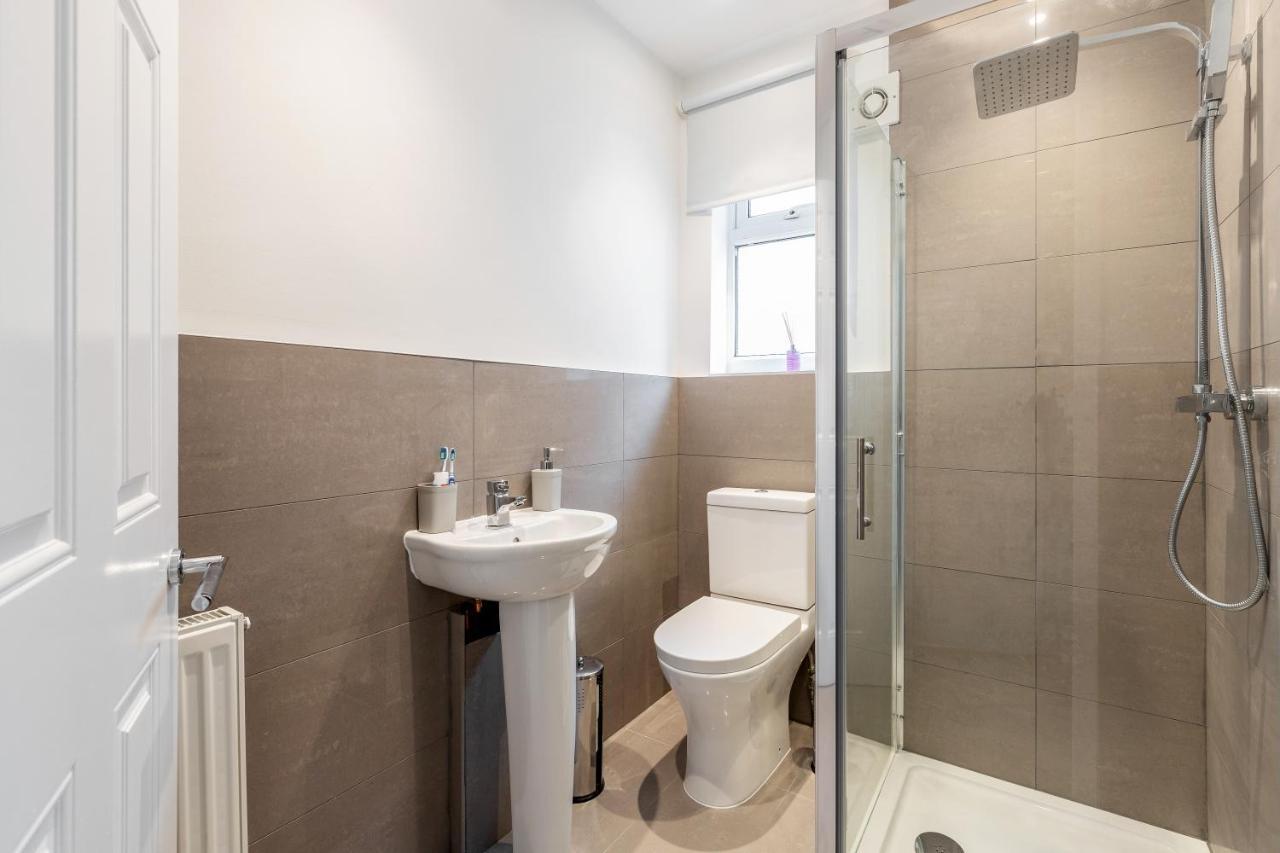 Dartford, Kent - Modern 2Bd 2Bath En-Suite Bungalow M25 Bluewater ภายนอก รูปภาพ